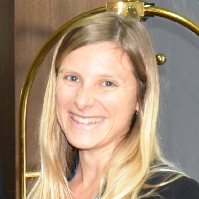 Dr. Julie BACQUÉ